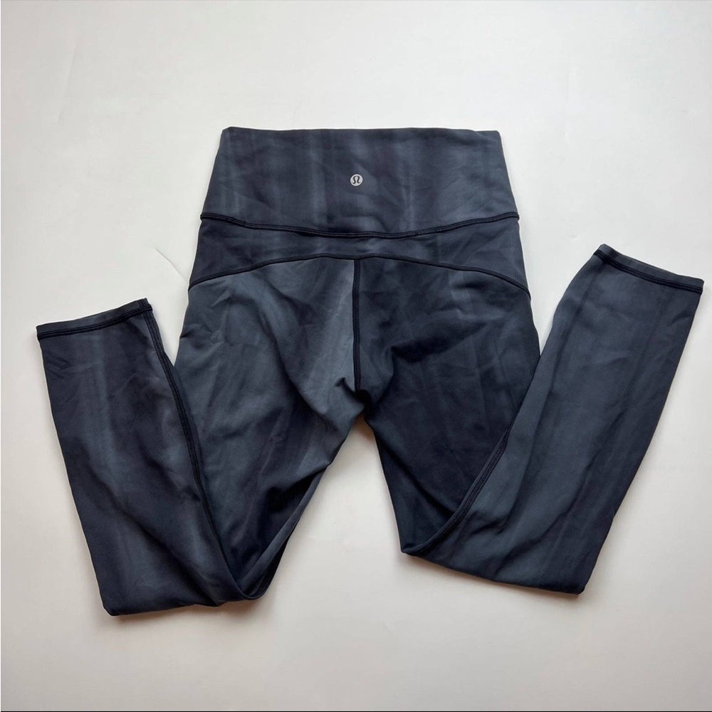 Lululemon In Movement Crop 23" Linear Spray Dye White Black Leggings